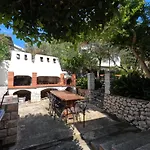 Daniela 拉布