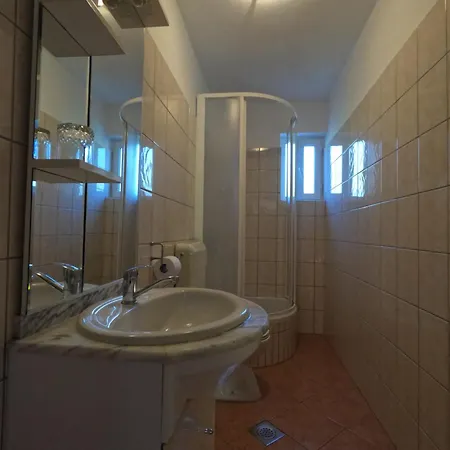 Daniela Apartamento Rab Town